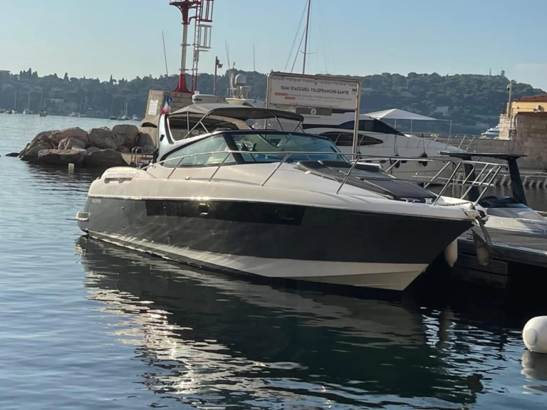 Boat rental Jeanneau Prestige 34 Open in Beaulieu-sur-Mer on Samboat