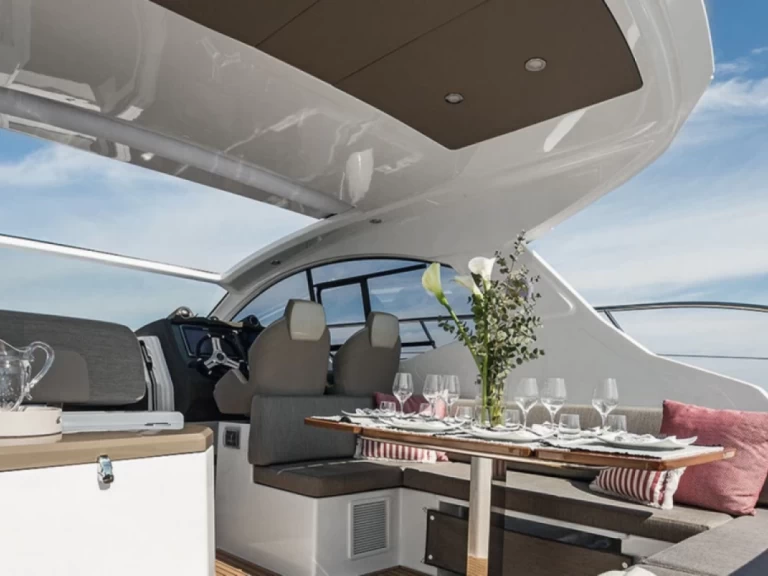 Boat rental Azimut Atlantis 43 in Altea on Samboat