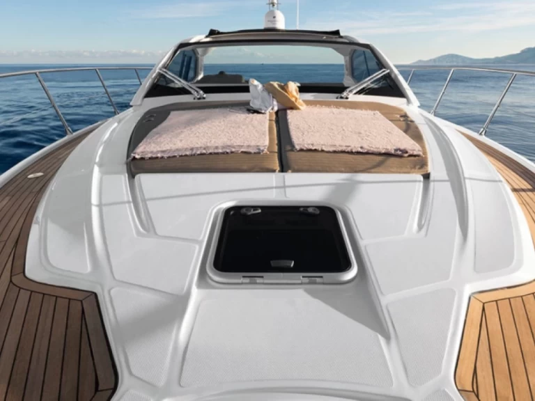 Motorboat rental with or without captain Azimut Altea