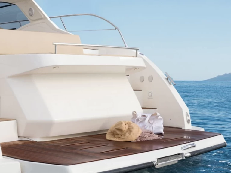 Bareboat Rental Motorboat Azimut with a boat licence