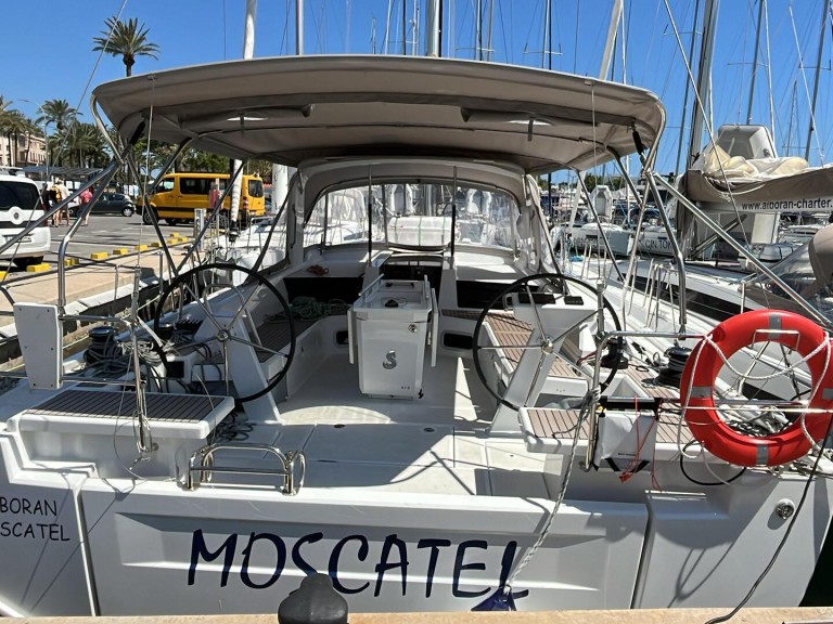 Bénéteau Oceanis 51.1 in Santa Cruz de Tenerife on SamBoat