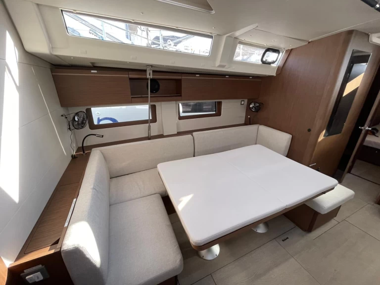 Bénéteau Oceanis 51.1 in Gran Canaria on SamBoat