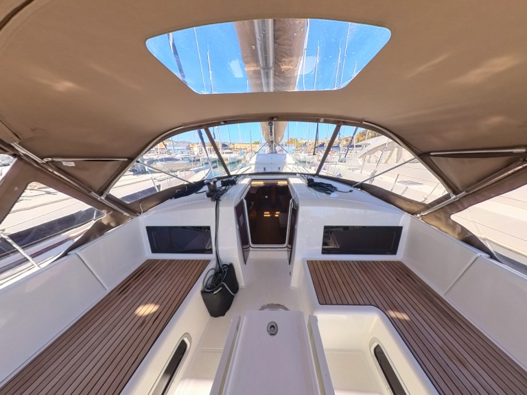 Sailboat for rent Palma de Mallorca at the best price