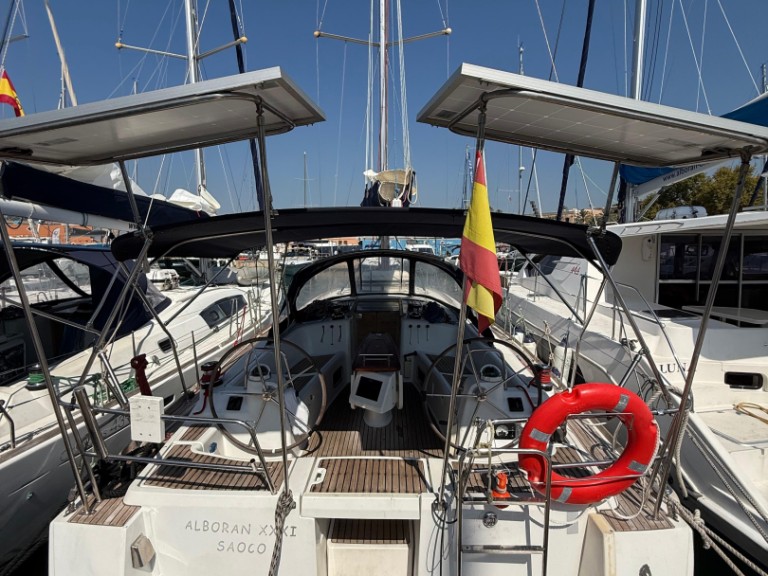 Sailboat rental in Las Galletas - Bénéteau Oceanis 43
