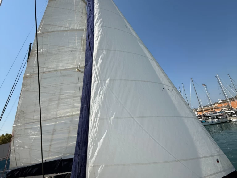 Rent a Bénéteau Oceanis 43 Palma de Mallorca