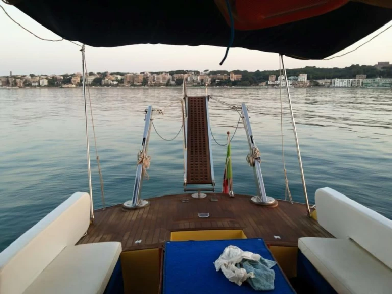 Motorboat for rent Anzio at the best price