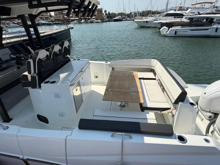 Yacht charter Cogolin cheap cap camarat 10.5 CC