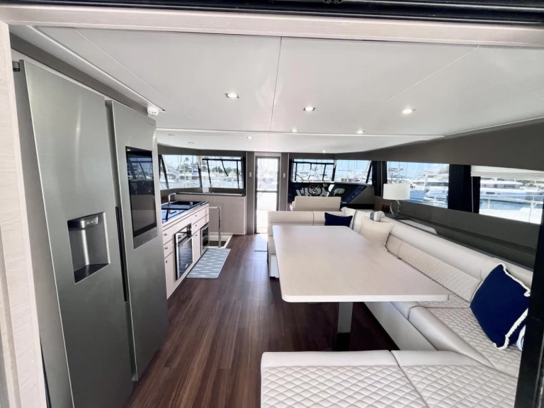 Motorboat rental with or without captain Aventura Tortola