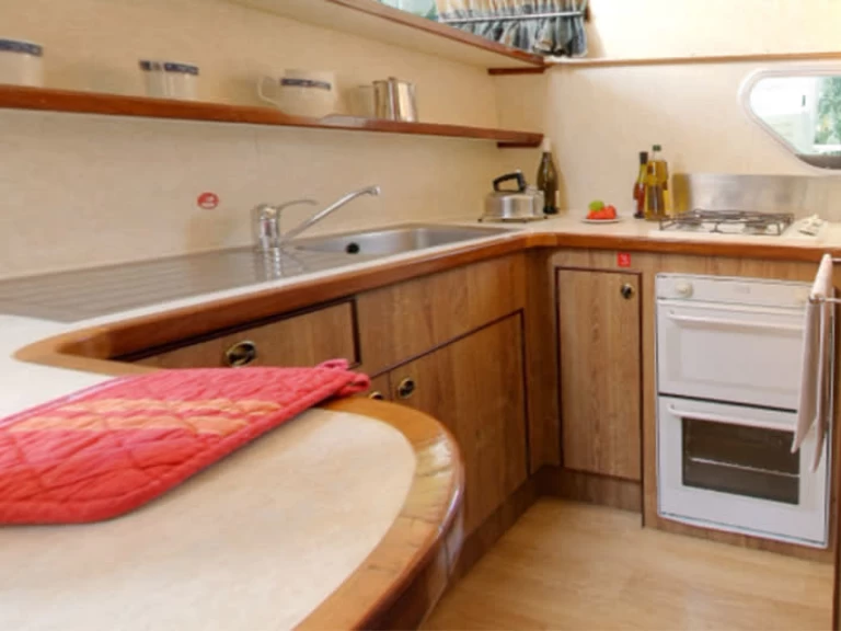 Motorboat rental with or without captain Le Boat Portiragnes