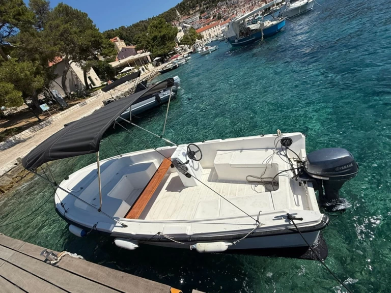 Rent a Adria Adria10 Hvar