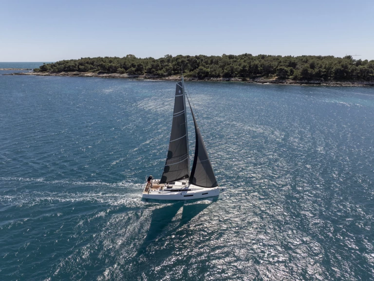 Boat rental Jeanneau Sun Odyssey 350 in Cádiz on Samboat