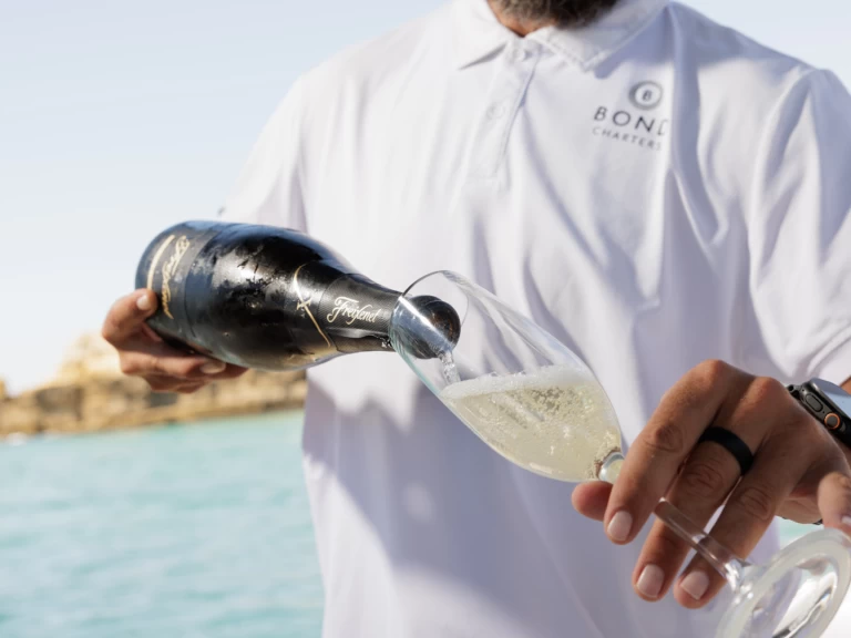 Boat rental Sunseeker Portofino 46 in Vilamoura on Samboat