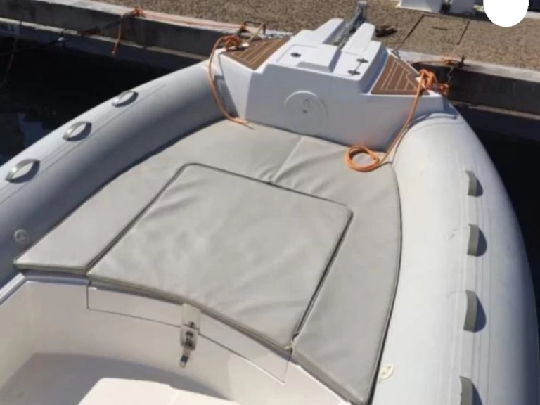 RIB rental in Portigliolo - Capelli Tempest 700
