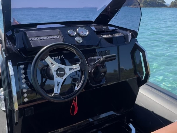 Yacht charter Hyères cheap Eagle 8