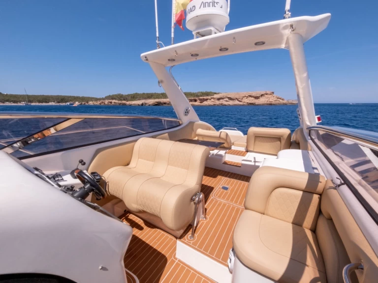 Luxury Yacht rental in Sant Antoni de Portmany - Sunseeker Tomahawk 41