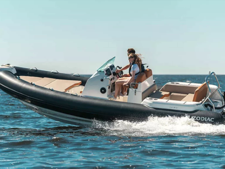 RIB rental with or without captain Zodiac Marseille