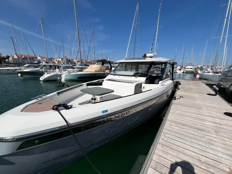 Bareboat Rental Motorboat Saxdor with a boat licence