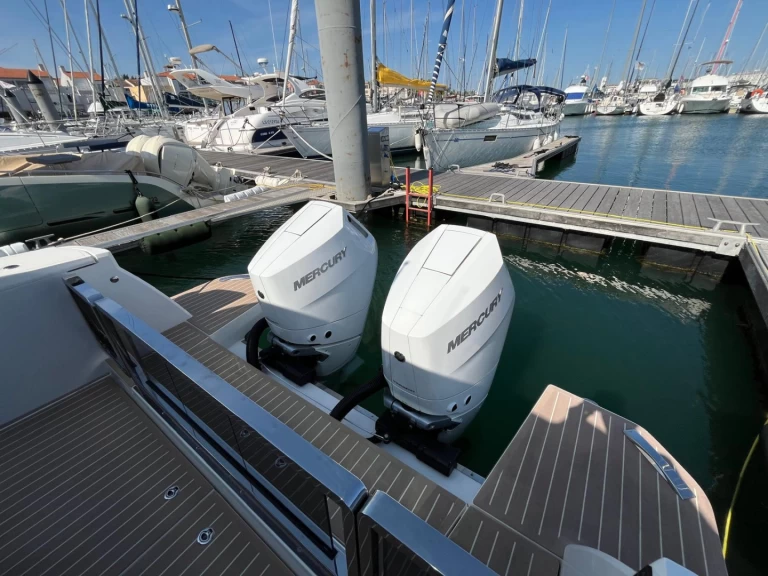Motorboat for rent Les Sables-d'Olonne at the best price