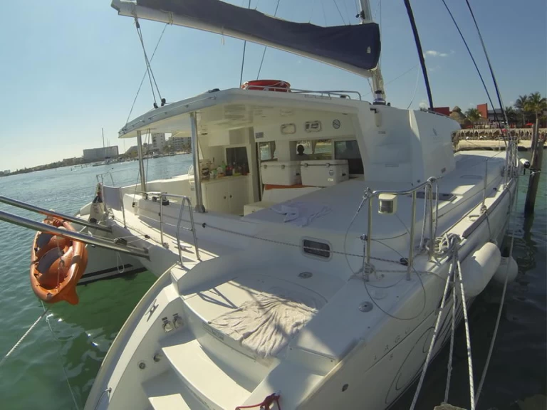 Yacht charter Cancún cheap 550