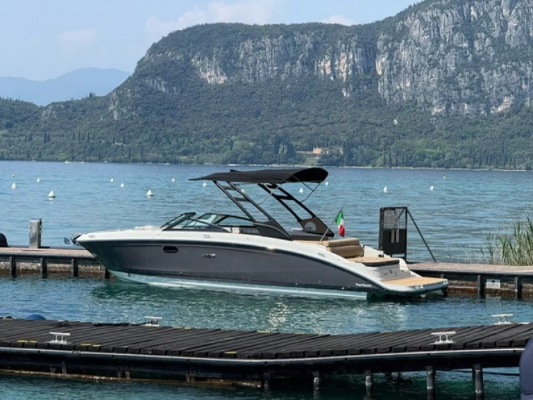 Sea Ray Sea Ray 270 SDX in Bardolino on SamBoat