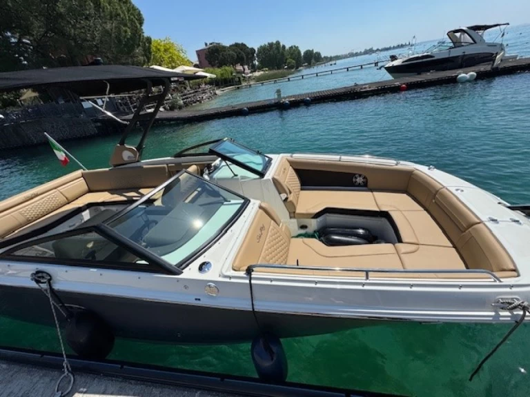 Rent a Sea Ray Sea Ray 270 SDX Bardolino