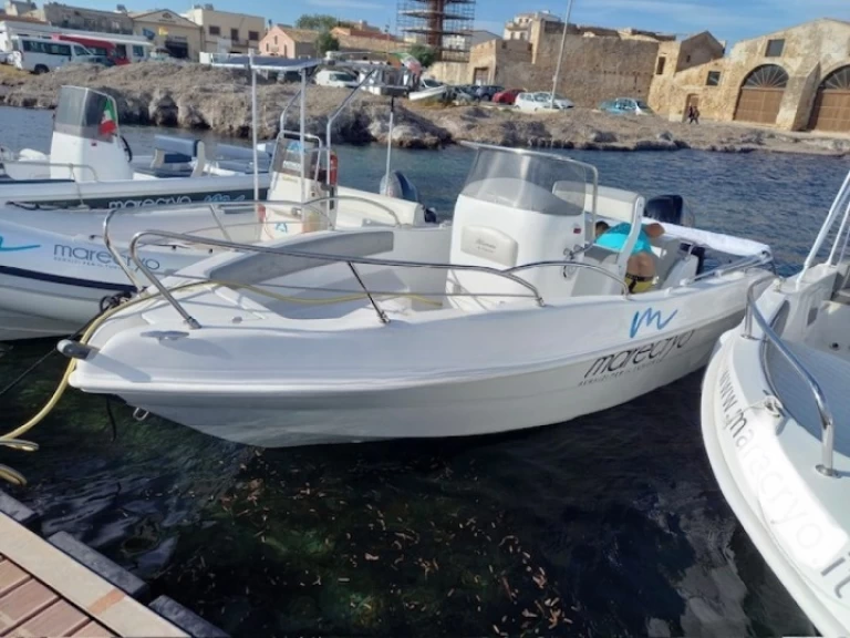 Motorboat rental with or without captain tancredi Marzamemi