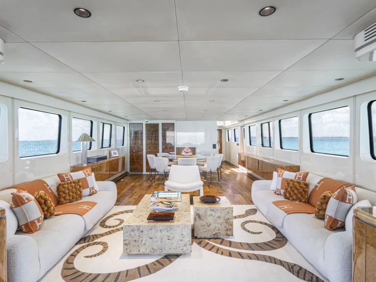 Luxury Yacht rental in Cancún - Heesen 115