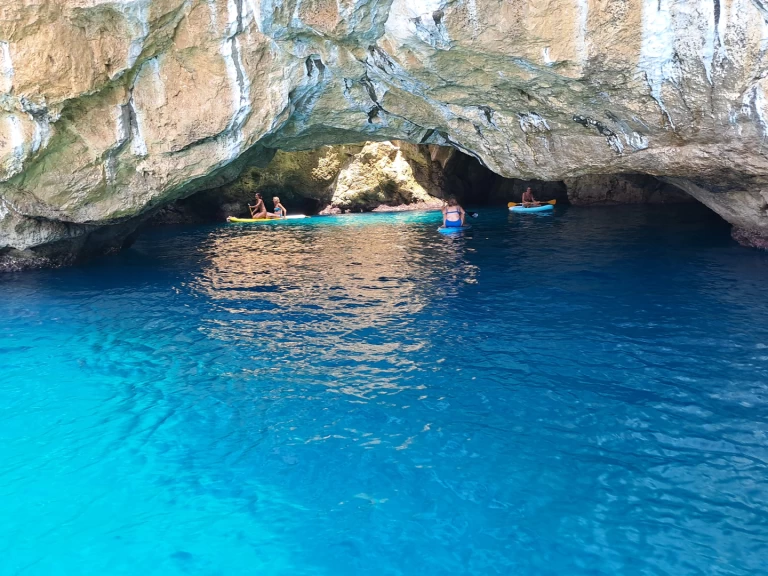 Yacht charter Gaeta cheap Walkaround 630