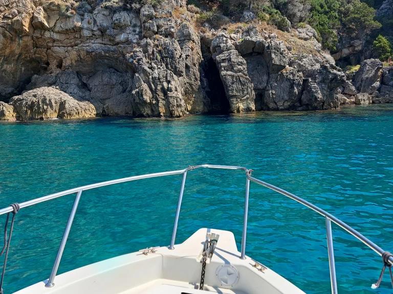 Motorboat rental with or without captain bimax Gaeta