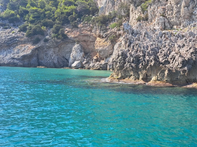Yacht charter Gaeta cheap Walkaround 630