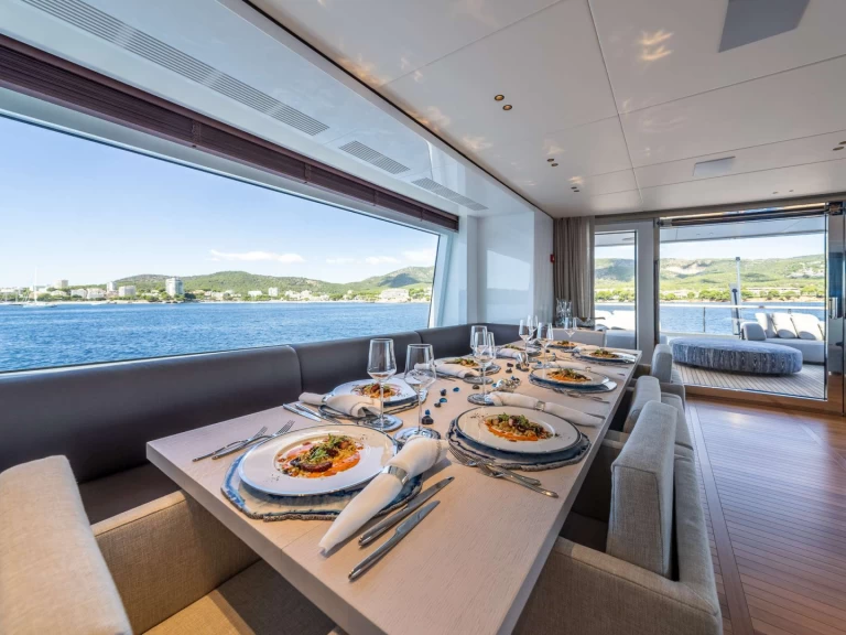 Boat rental Benetti ALPHA WAVES  in Nassau on Samboat