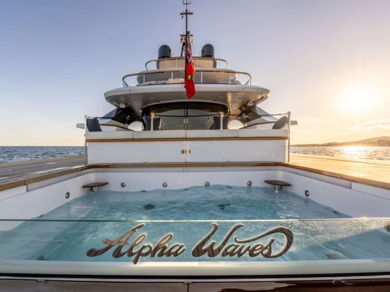 Luxury Yacht rental with or without captain Benetti Nassau