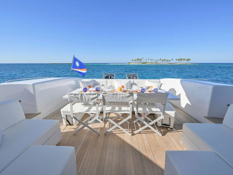 Bareboat Rental Luxury Yacht Mangusta with a boat licence