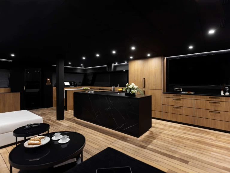 Yacht charter U.S. Virgin Islands cheap Moon Shadow