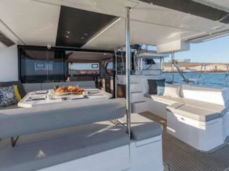 Boat rental Leopard Hazel Della in British Virgin Islands (BVI) on Samboat