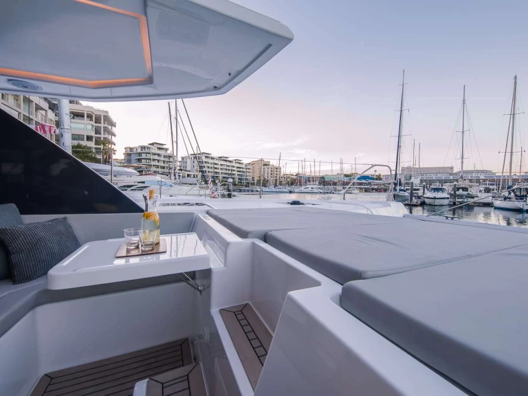 Luxury Yacht rental in U.S. Virgin Islands - Robertson and Caine Boatox