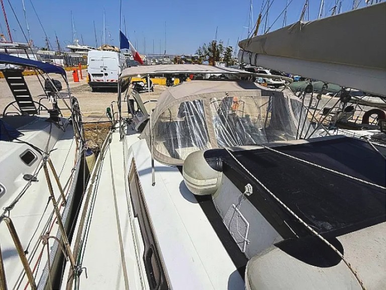 Dufour Dufour 410 Grand Large charter bareboat or captained in  Alimos