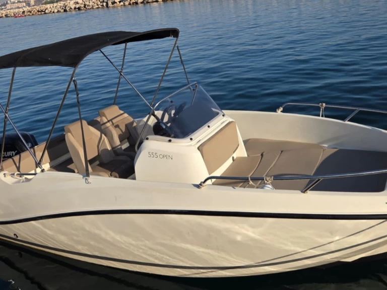 Quicksilver Activ 555 Open Edition Smart charter bareboat or captained in  Marseille