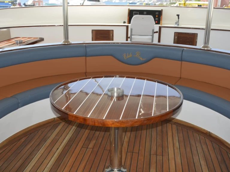 Bareboat Rental Luxury Yacht Hurghada with a boat licence