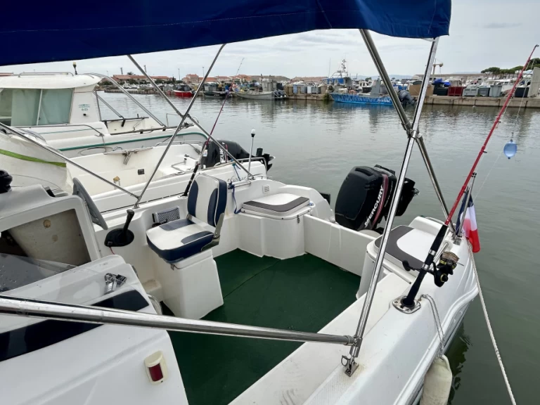 Boat rental Quicksilver Quicksilver 520 Flamingo in Le Barcarès on Samboat