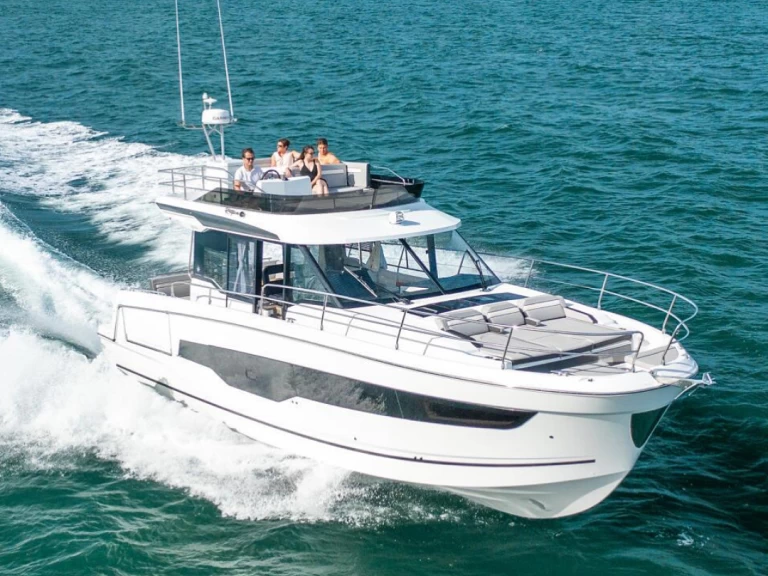 Yacht charter Mandelieu-la-Napoule cheap 06