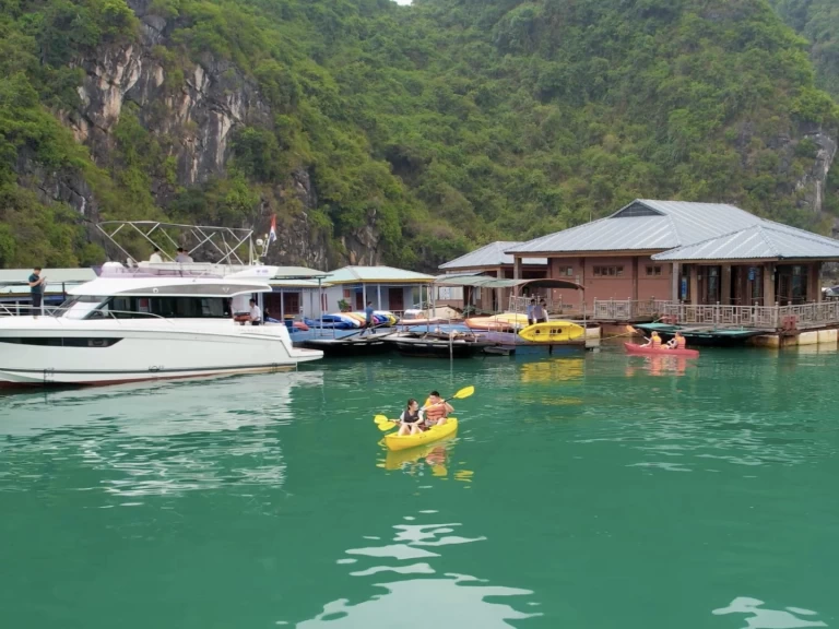Jeanneau Velasco 43 Fly in Hạ Long on SamBoat