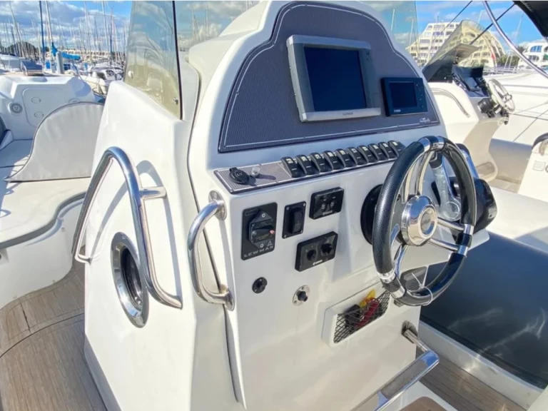 Yacht charter Albufeira cheap Prince 28 WA