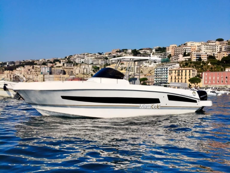 Motorboat rental in Naples - MIAMI GOLD  33 WALK AROUND