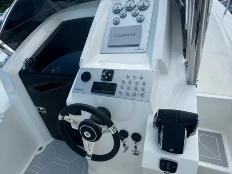 Motorboat rental with or without captain MIAMI GOLD  Naples