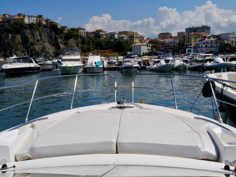 Motorboat rental with or without captain Sessa Marine Naples