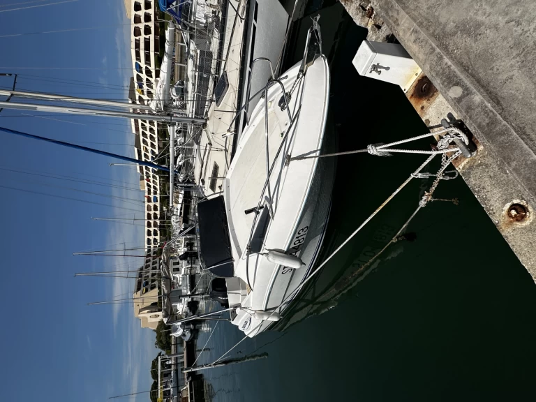 Yacht charter Port-Camargue cheap Quicksilver 635 WA