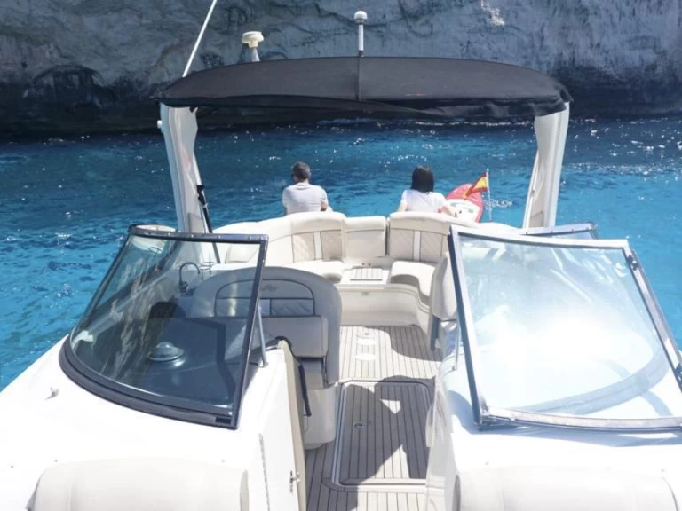 Motorboat rental with or without captain Sea Ray Portals Nous