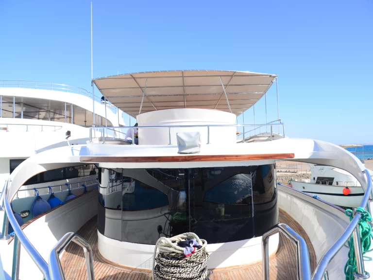 Yacht charter Hurghada cheap 2004