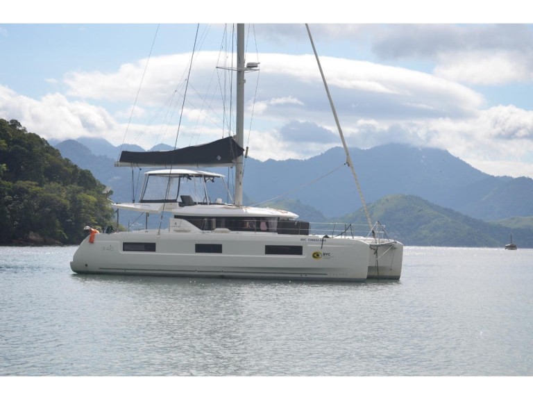 Bareboat Rental Catamaran Lagoon with a boat licence